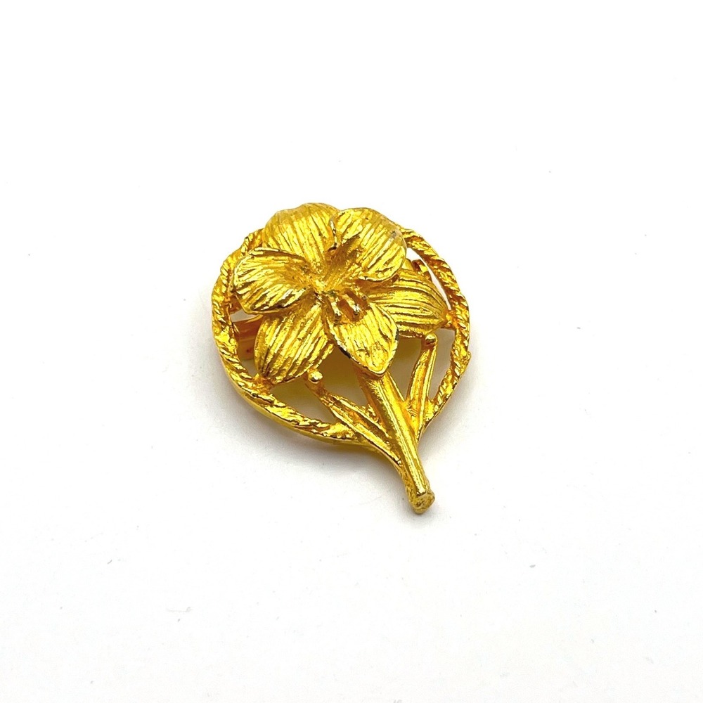 Vintage Gold Tone Flower Brooch Textured Lily Floral‎ Pin Botanical Jewelry